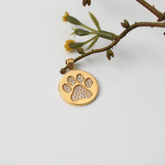 Срібне кольє в позолоті з фіанітами, розміщене на гілці LUCHI Лучі