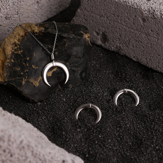 Сережки лунниця